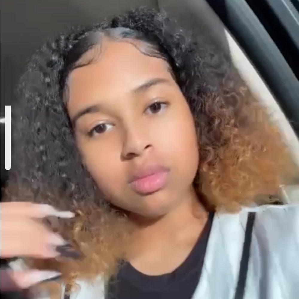 Meet your Posher, Aliya